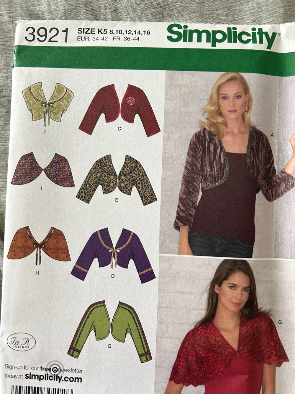 12 sewing patterns - Picture 5 of 13